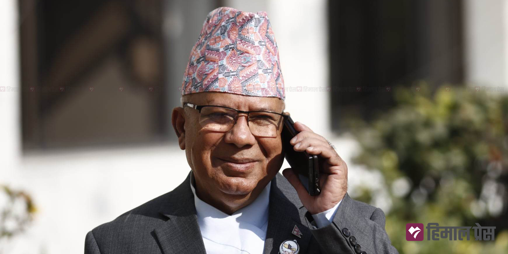 माधव नेपाललाई प्रस्तावको ओइरो : एउटाले राष्ट्रपति, अर्कोले प्रधानमन्त्री
