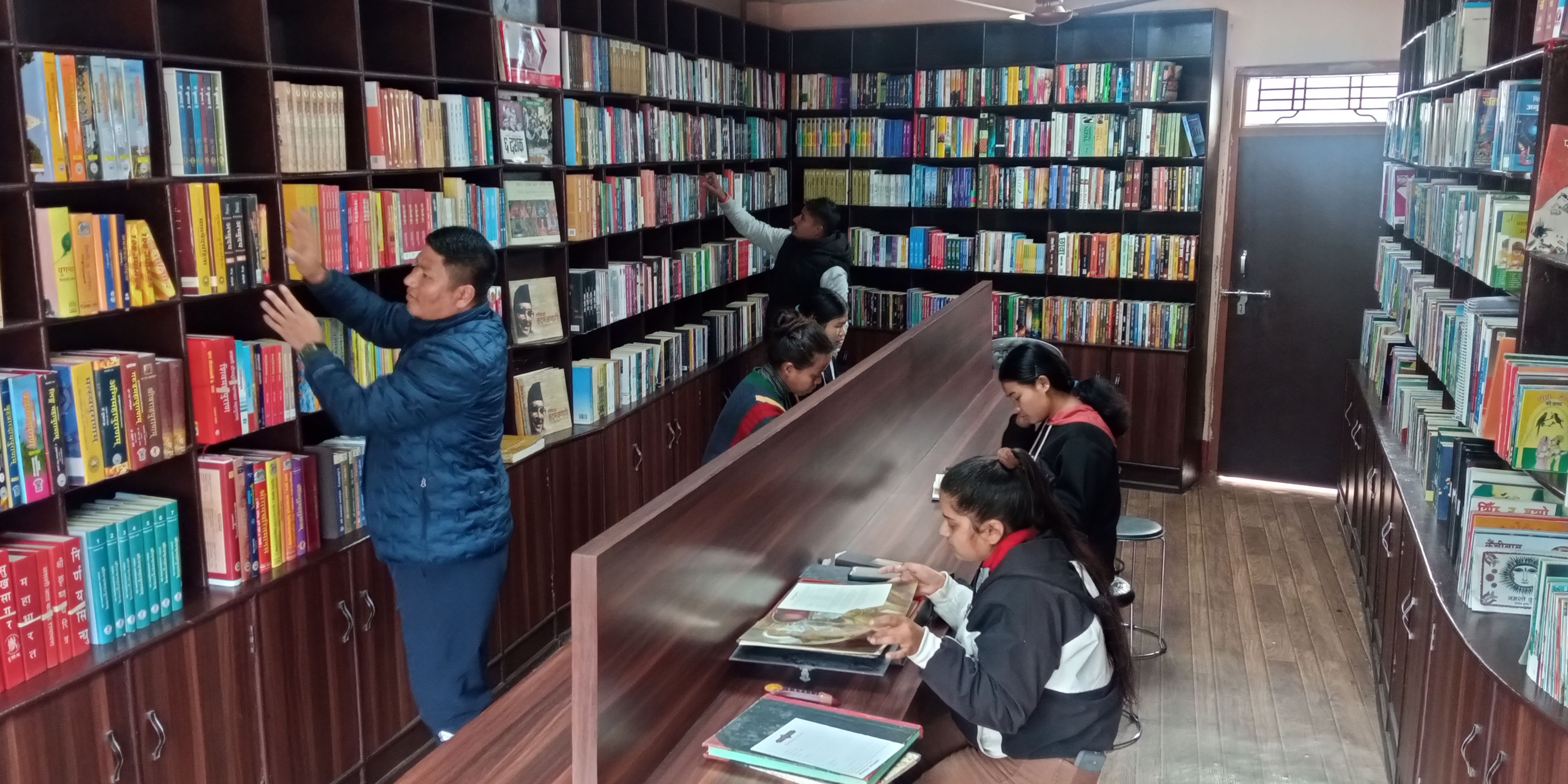 पढ्ने बानी बसाउन गाउँमै सार्वजनिक पुस्तकालय