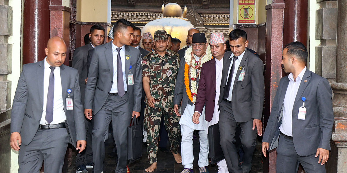 प्रधानमन्त्री ‘प्रचण्ड’ पशुपतिमा