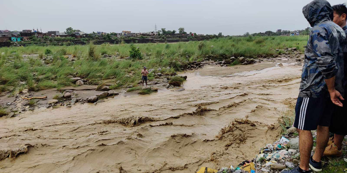 भारी वर्षाले तिनाउ र पश्चिम राप्तीमा बाढी, डुबानको खतरा