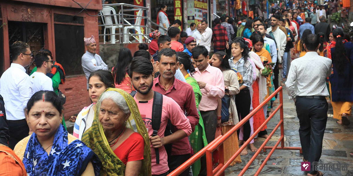 साउने सोमबारमा पशुपतिमा दर्शनार्थीको घुइँचो(फोटोसहित)