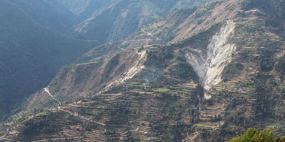 म्याग्दीको महभीर वस्ती नै पहिरोको जोखिममा