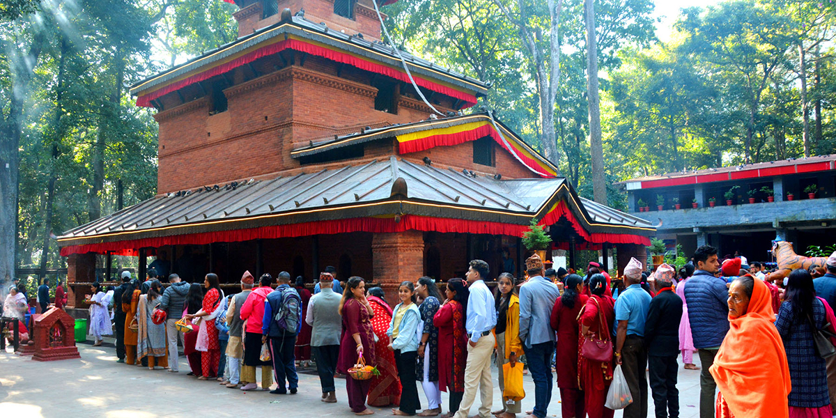 देशभरका शक्तिपीठ एवं देवी मन्दिरमा भक्तजनको लाम