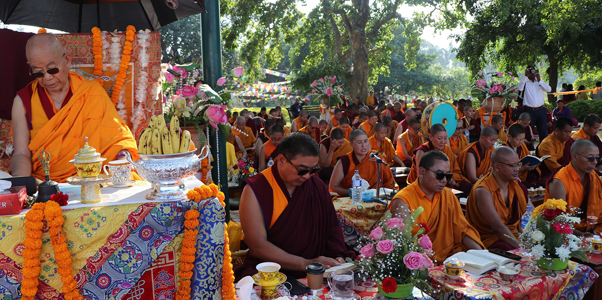 विश्व शान्तिका लागि लुम्बिनीमा मोन्लम पूजा
