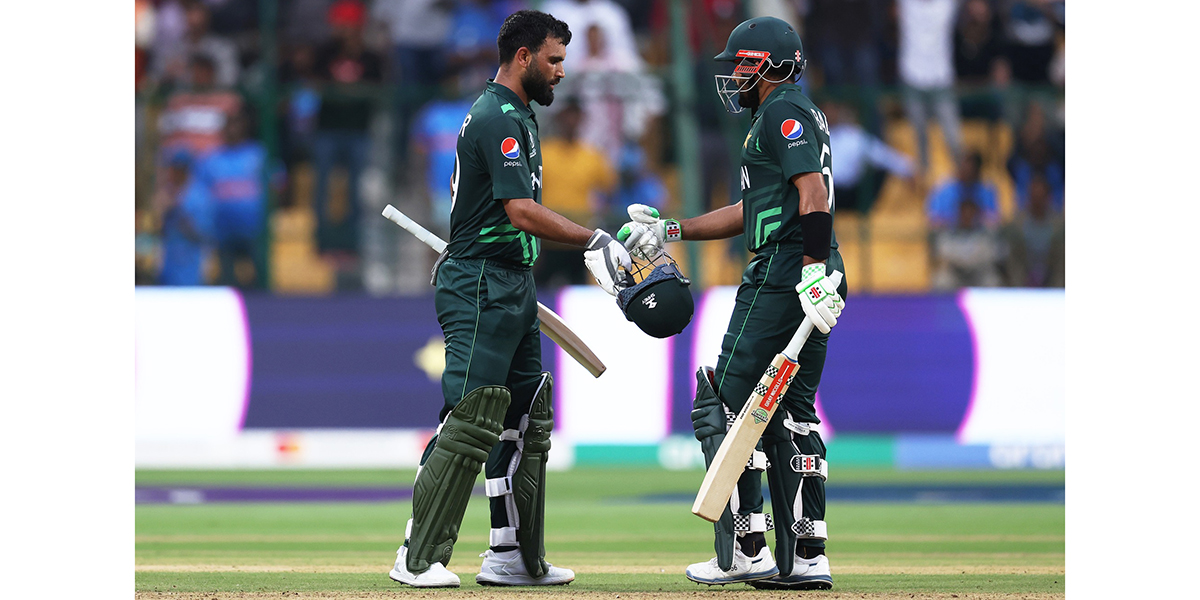 विश्वकप क्रिकेट : ४०२ रनको लक्ष्य पछ्याएको पाकिस्तान बलियो