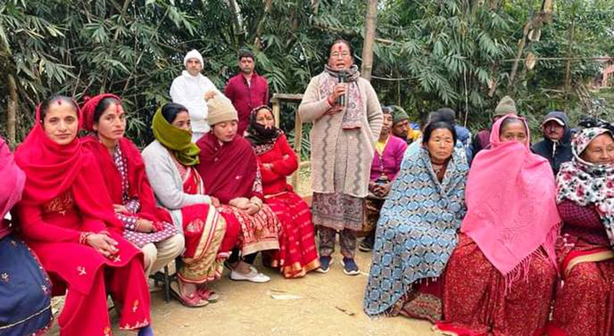 ‘टुहुरो भएँ- हिजो बुबा बितेर, अहिले छोराछोरी बिदेसिएर’