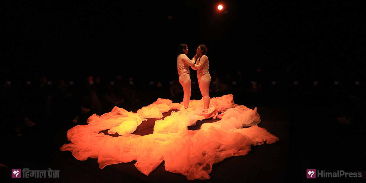 मण्डलामा नाटक ‘गुलाफ’: यशोधराको जागरण यात्रा [फोटो फिचर]