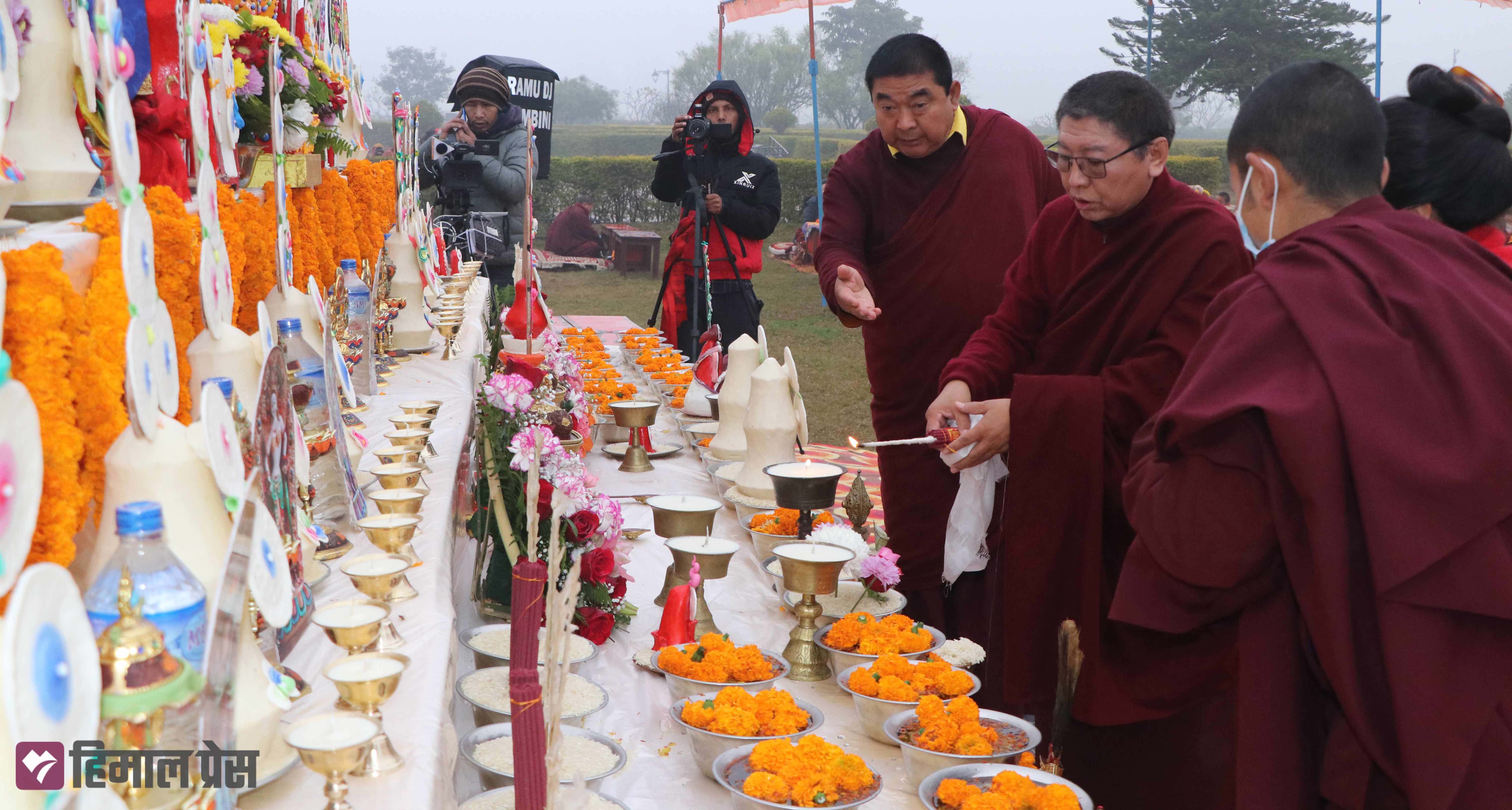 तस्बिरमा लुम्बिनीको मोन्लम पूजा