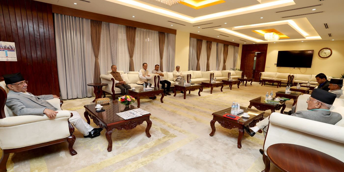 प्रमुख दलका शीर्ष नेताहरूको बैठक बालुवाटारमा 