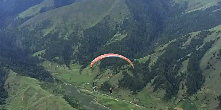 जुम्लाको गुठीचौरमा प्याराग्लाइडिङ महोत्सव हुँदै