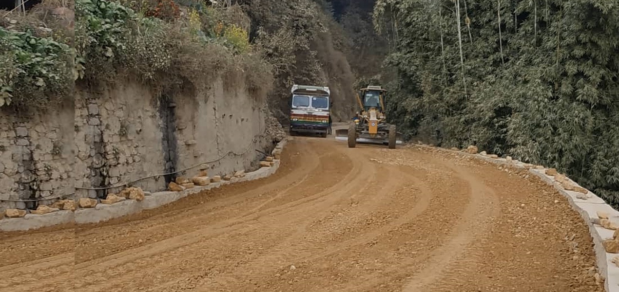 अवरुद्ध नगरकोट सडक सञ्चालन