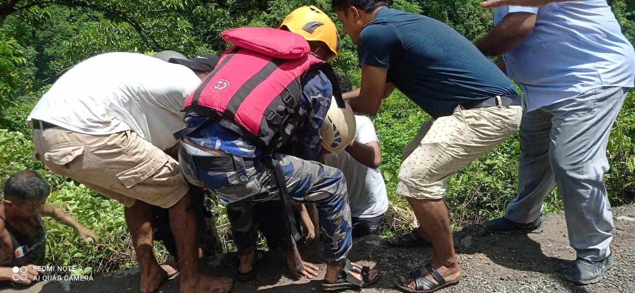 मर्स्याङ्दी बस दुर्घटना : १२ घाइतेलाई हेलिकोप्टरमार्फत काठमाडौँ ल्याइयो