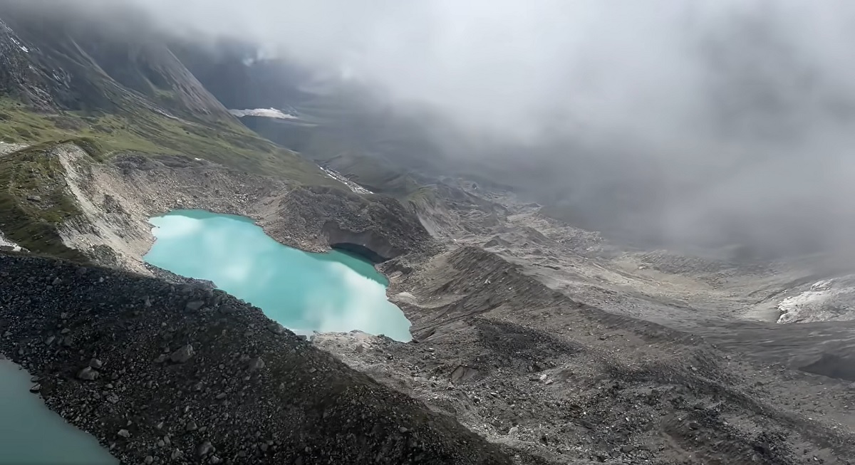 थामे बाढी हेलिकप्टरमार्फत स्थलगत निरीक्षण, पोखरी फुटेको पुष्टि