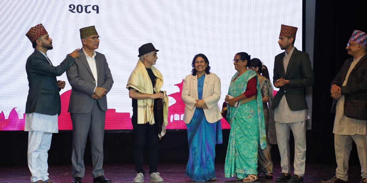 कवि विप्लव प्रतीक ‘प्रेम साहित्य सम्मान’ बाट सम्मानित