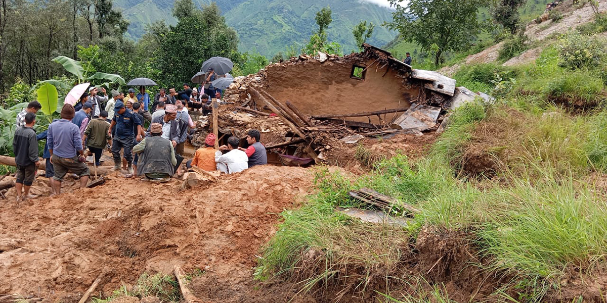 पहिरोमा परेर वडा सदस्यसहित दुईजना पुरिए