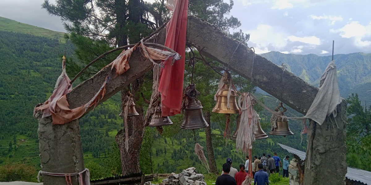 ओझेलमा खसकालीन नौमुडे मन्दिर