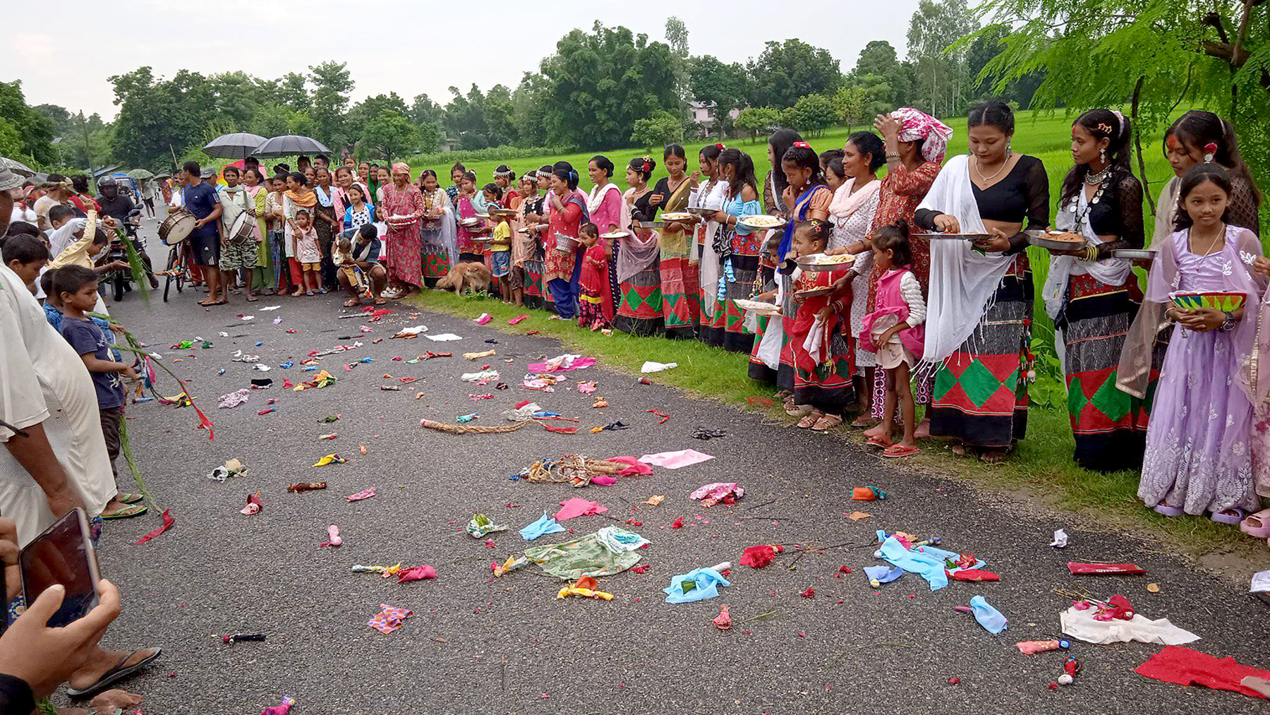 गुरही पर्व मनाउँदै थारु समुदाय