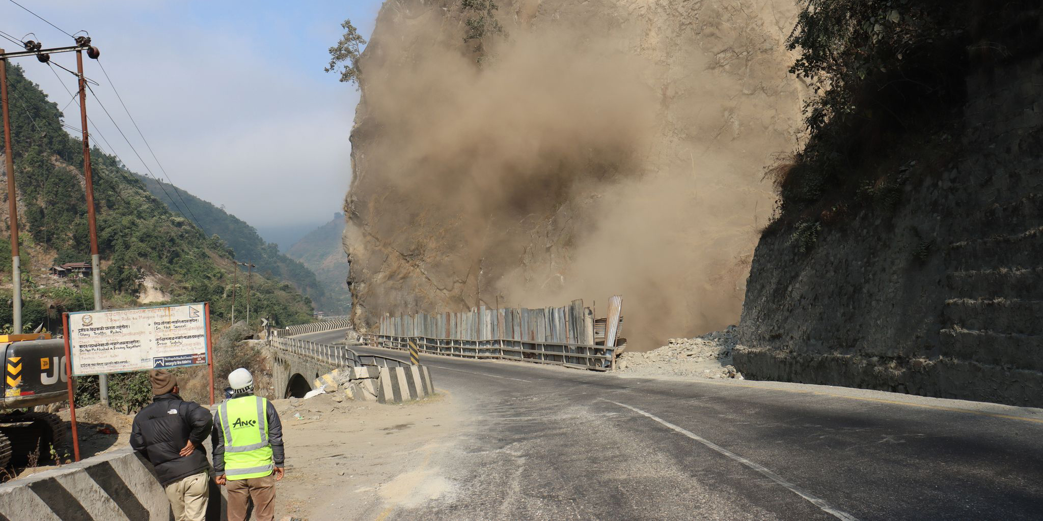 नारायणघाट-मुग्लिन सडक : नौ किलोमा सडक भासियो, एकतर्फी यातायात सञ्चालन