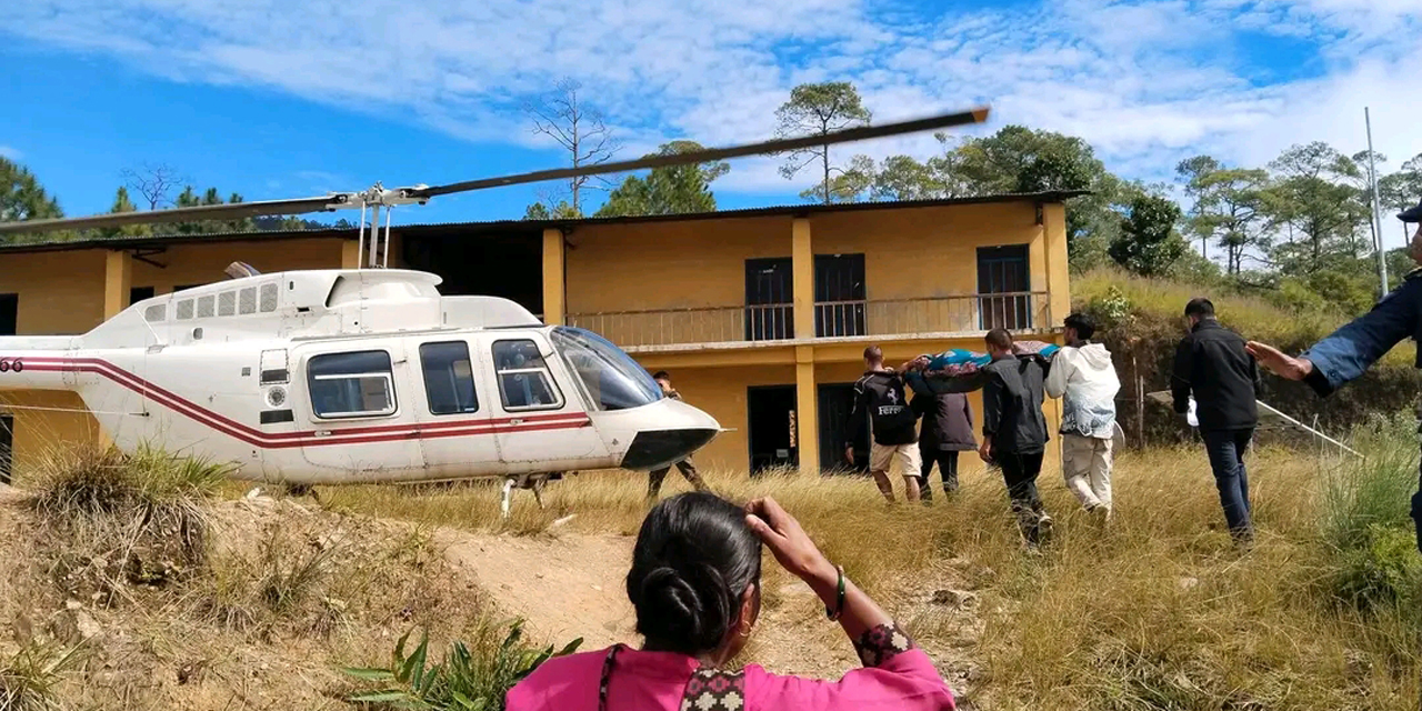 अछाममा सुत्केरीको हेलिकप्टरमार्फत उद्धार