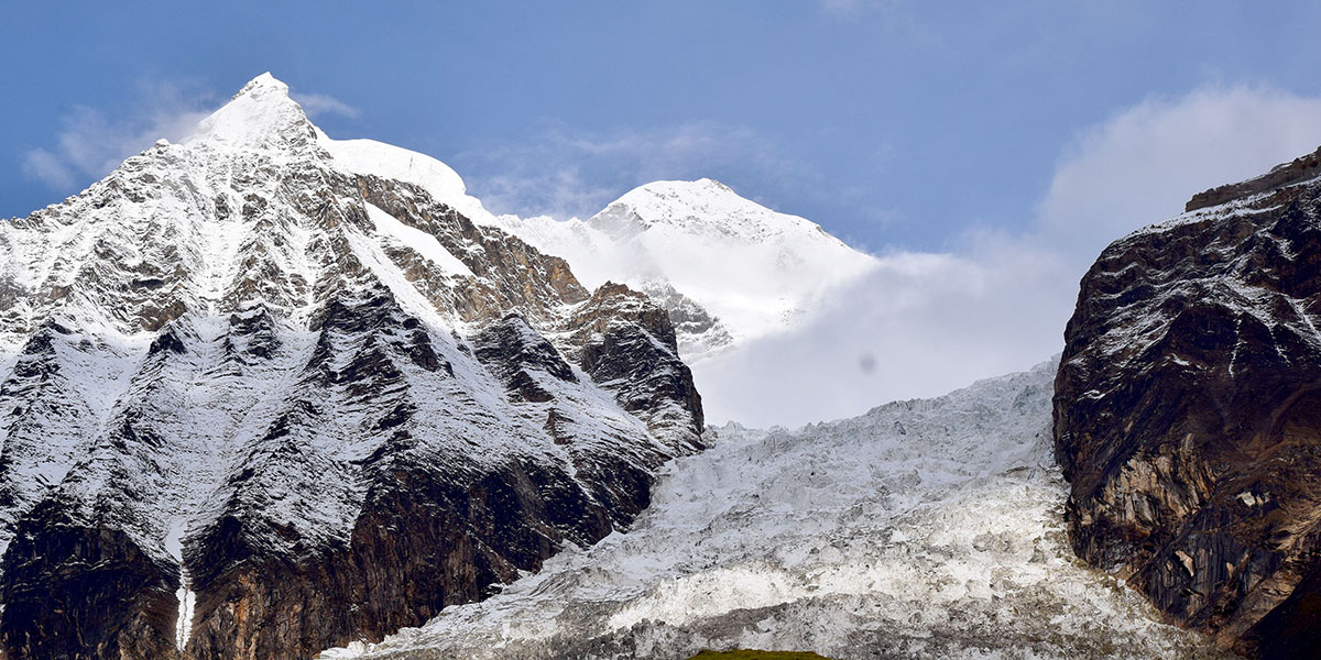 धौलागिरि आइसफल पर्यटकको आकर्षण