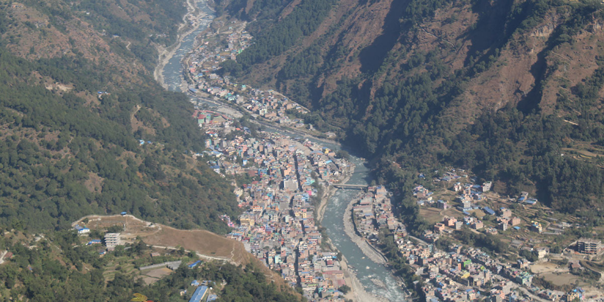 कालीगण्डकीको अवैध दोहन बढ्यो, सडकभर बालुवाको उरुङ