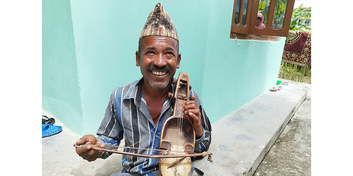 सारंगी रेट्दै बितेको ४ दशक