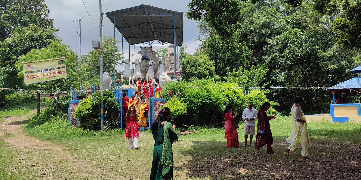 ‘नेपाल आमा’को मूर्ति निर्माण सुरु भएपछि भम्केनी धाममा बढे पर्यटक