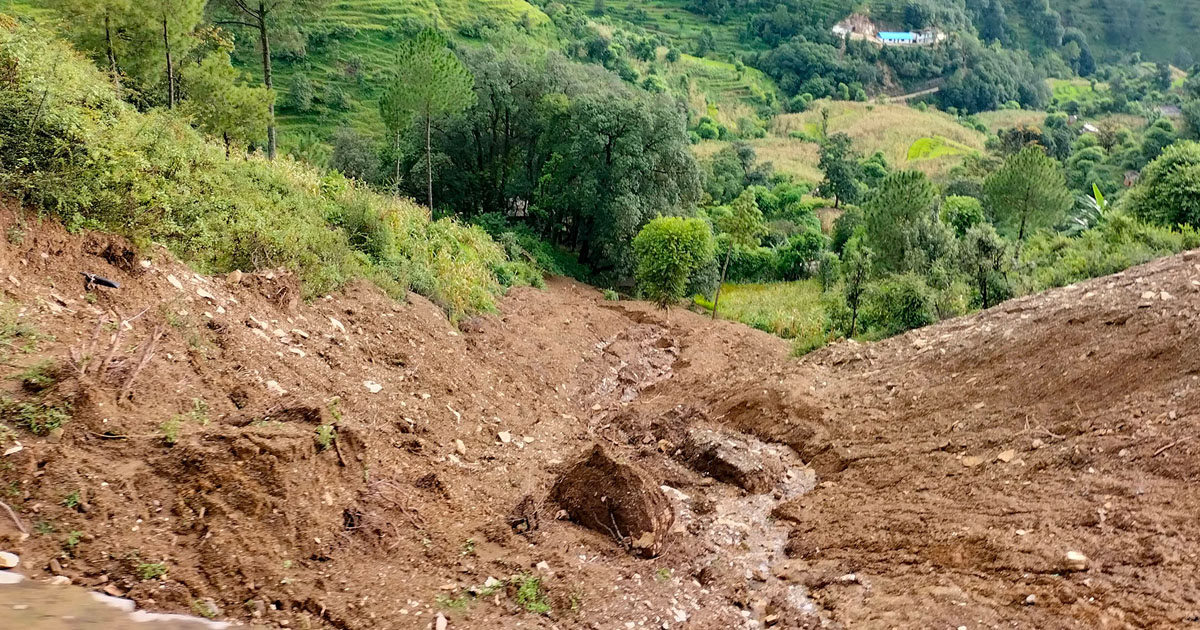 अविरल वर्षाले सुदूरपश्चिमका ठाउँठाउँमा पहिरो, सडक अवरुद्ध