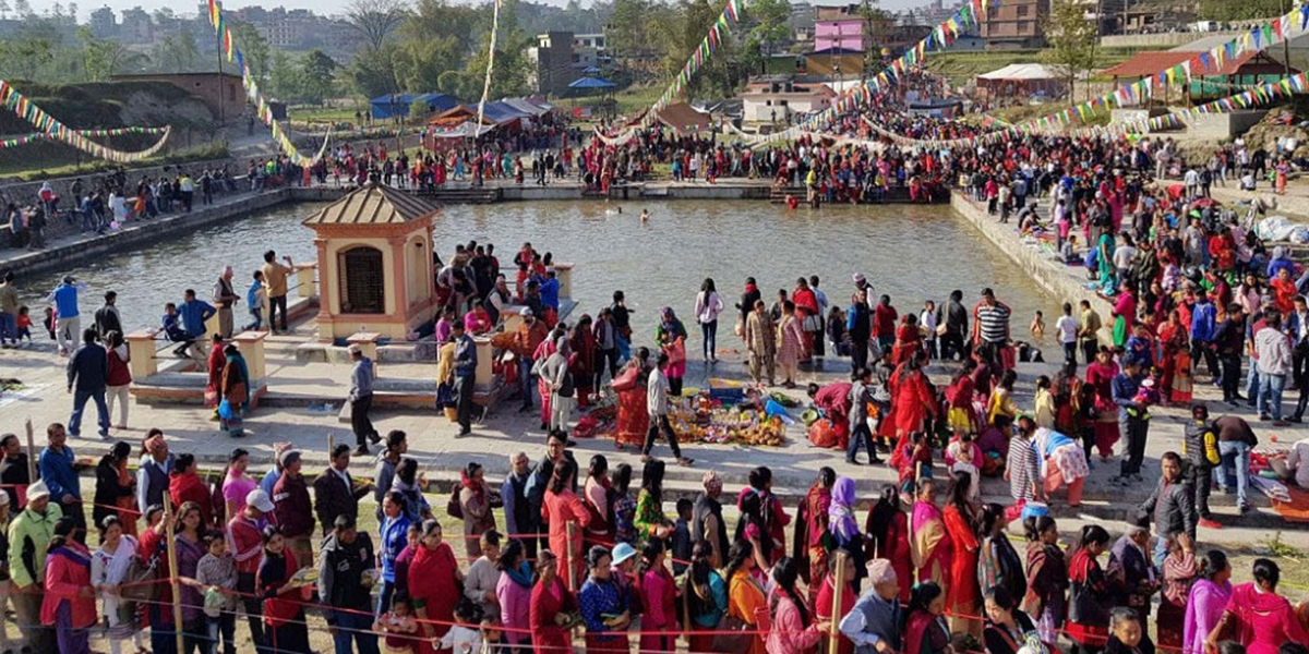 इन्द्रदहमा मेला भर्नेको भीड