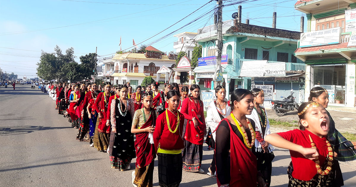 विद्यालय देशकै प्रथम भएपछि विद्यार्थीको र्‍याली