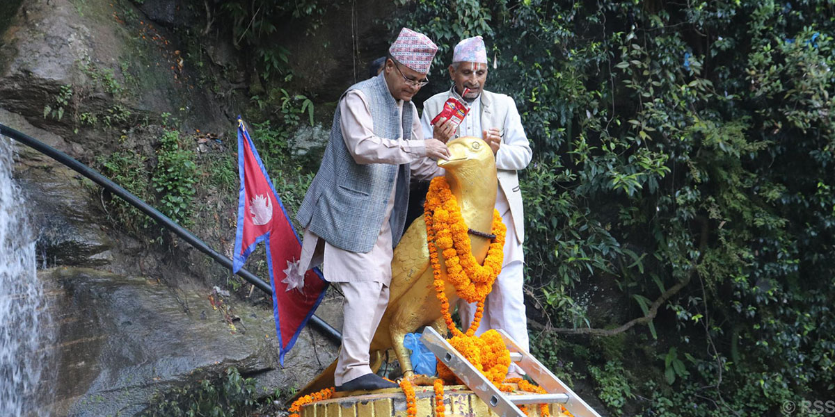 कागको प्रतिमामा पूजा