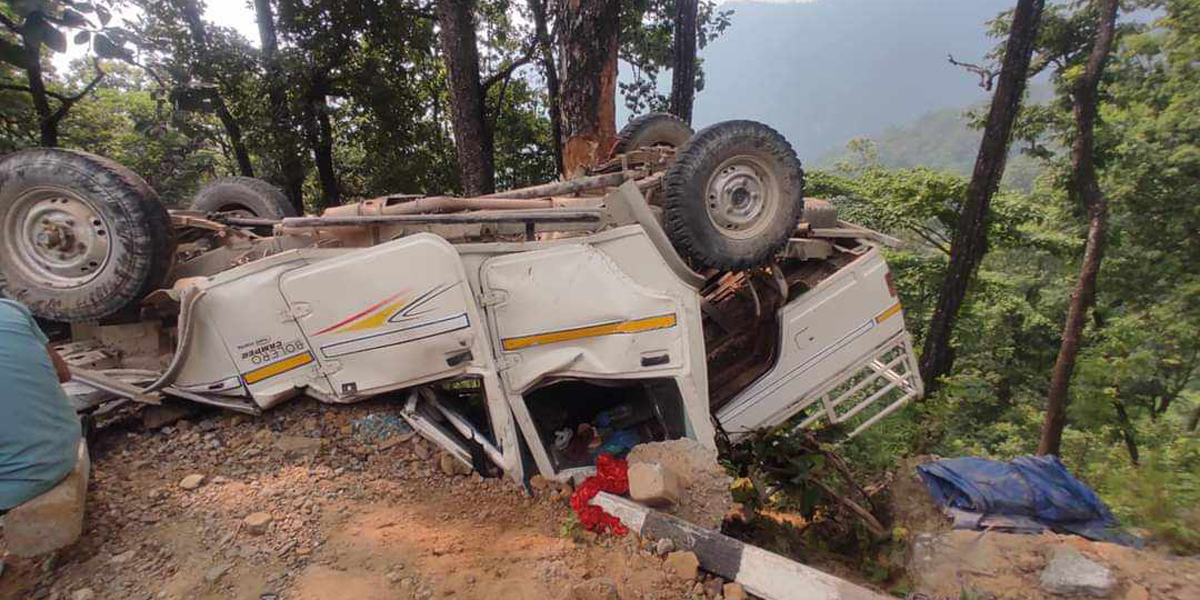 कावासोतीमा जीप दुर्घटना, दुई जनाको मृत्यु, २८ घाइते