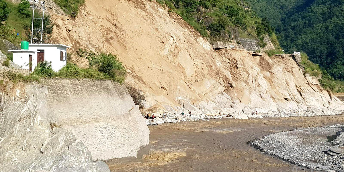 क्षतिग्रस्त बीपी राजमार्ग