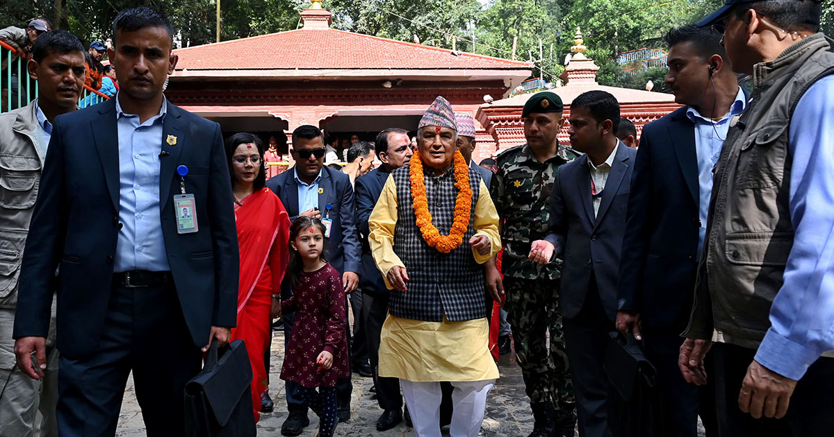 राष्ट्रपति पौडेलसँग दक्षिणकालीका मेयरले मागे मन्दिर पुनःनिर्माण सहयोग