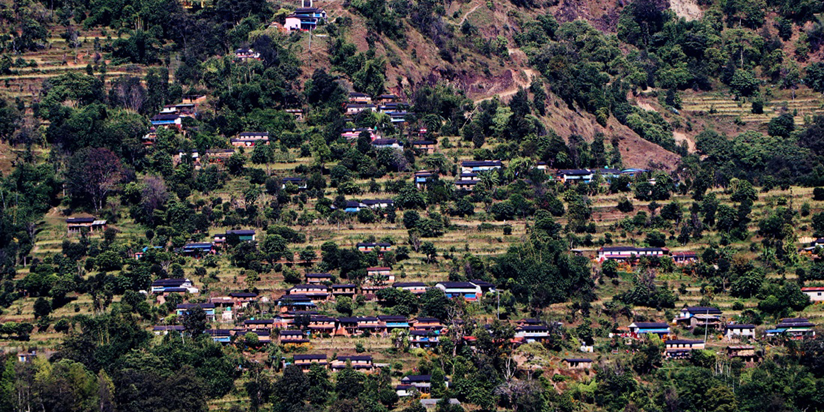 गाउँ पुग्यो विकास, सहर झरे गाउँले