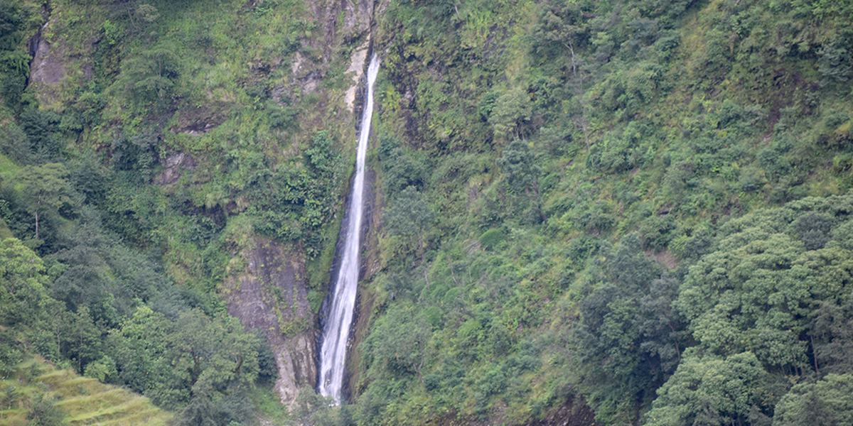 तस्बिर : बेल्फीखोला झरना