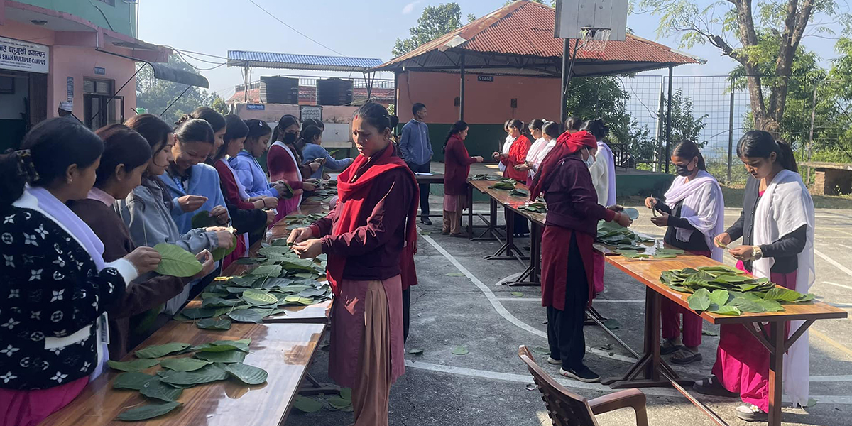 गोरखाको द्रव्यशाह क्याम्पसमा दुनाटपरी गाँस्ने तालिम