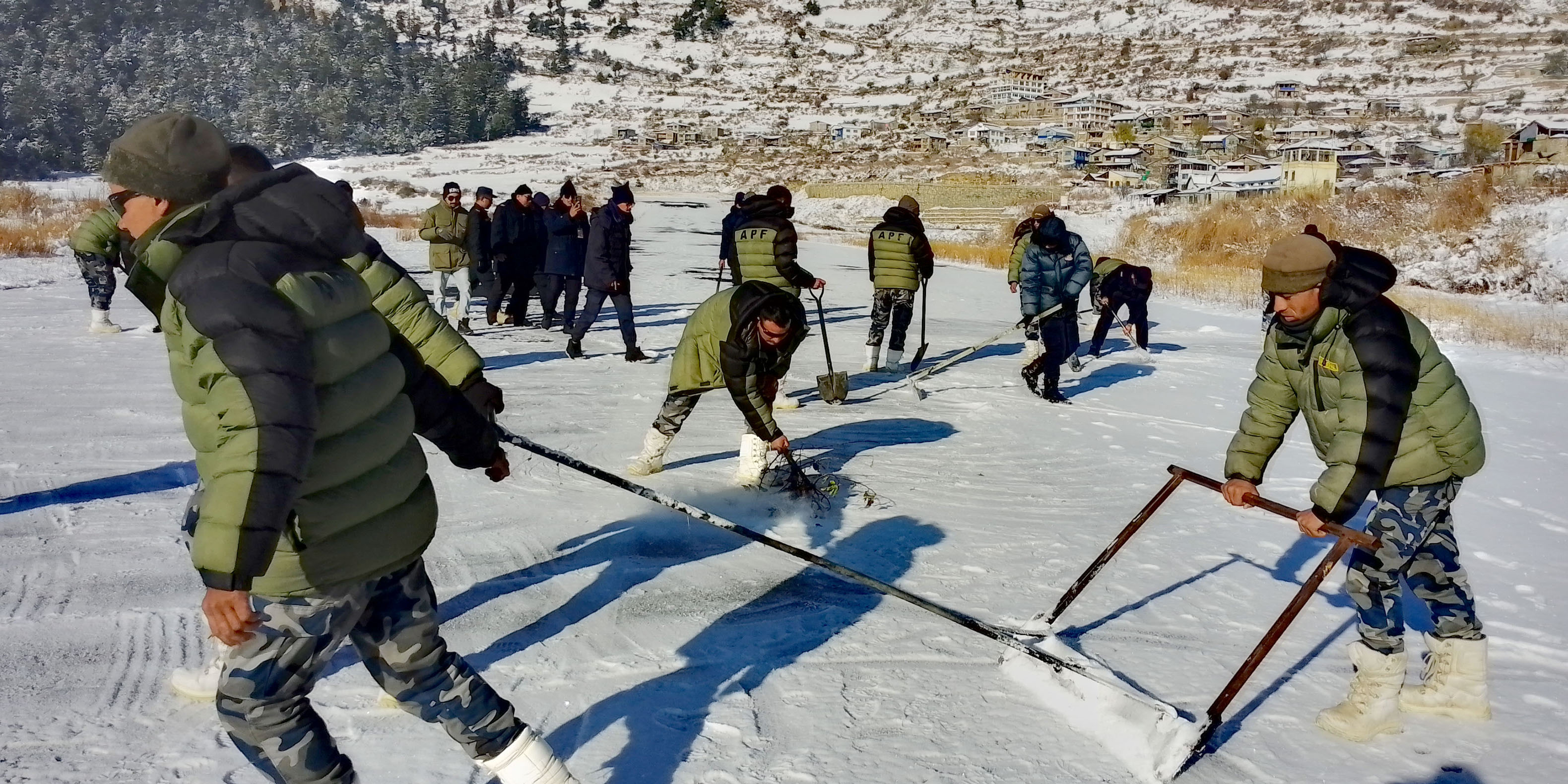 विमानस्थलको हिउँ पन्छाएपछि हुम्लामा हवाई सेवा सञ्चालन