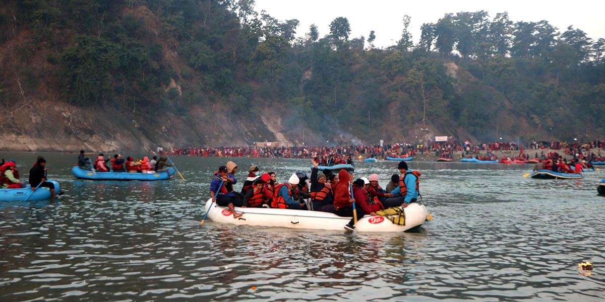 माघेसंक्रान्तिमा डुंगाबाट वारपार