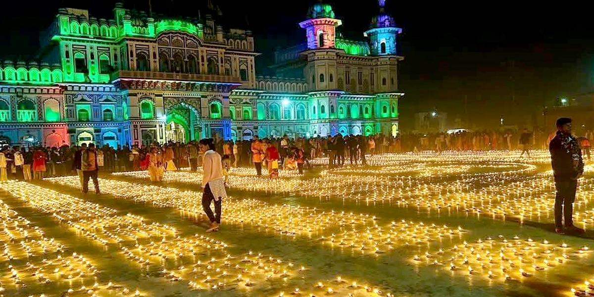 अयोध्याको राम मन्दिरको वार्षिकोत्सवको अवसरमा जानकी मन्दिरमा दीप प्रज्वलन