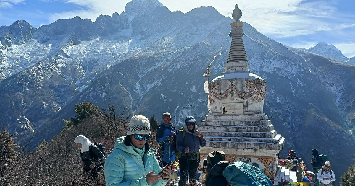 एक सातामै पुगे सगरमाथा क्षेत्रमा दुई सय बढी पर्यटक