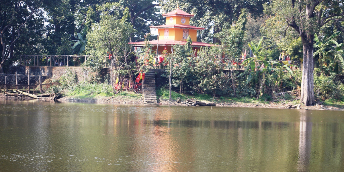 पुरिँदै गइरहेको छ मुडका ताल