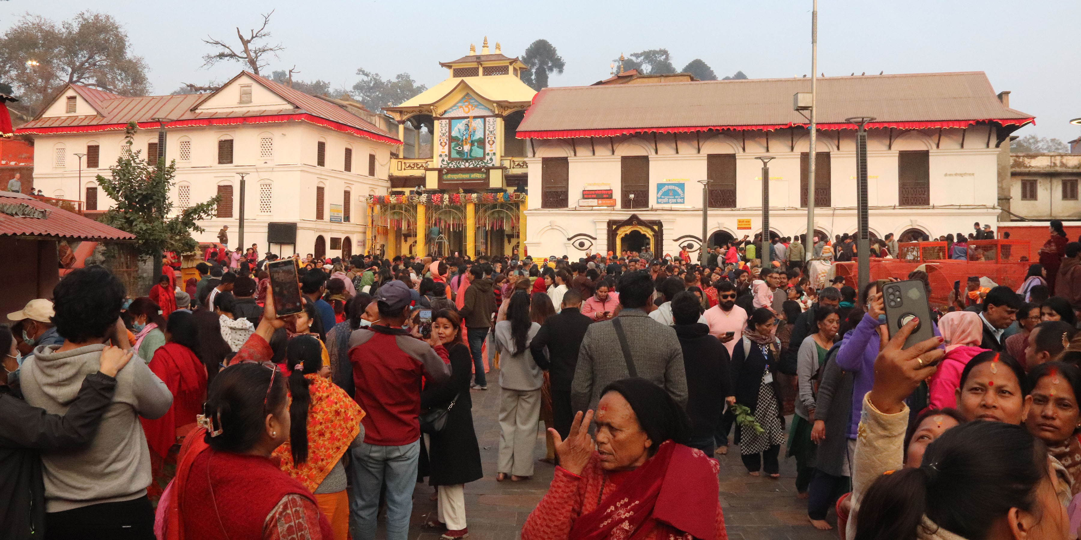 पशुपति क्षेत्रमा महाशिवरात्रिको तयारी पूरा, बिहान २ बजेदेखि चारै ढोका खुला गरिने