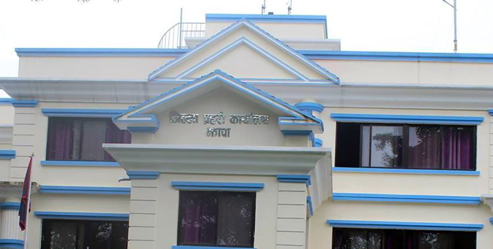 बिर्तामोडबाट कृषि औजार बोकेका तीन भारतीय कन्टेनर नियन्त्रणमा