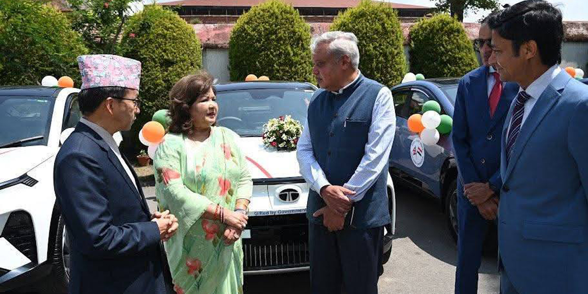 भारतबाट ‘सगरामाथा संवाद’ का लागि नेपाललाई १५ विद्युतीय सवारीसाधन प्रदान