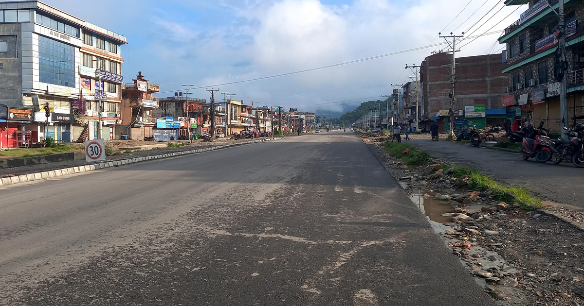 पोखरामा राइड सेयरिङविरुद्ध व्यवसायी सडकमा, यातायात ठप्प हुँदा यात्रु मर्कामा