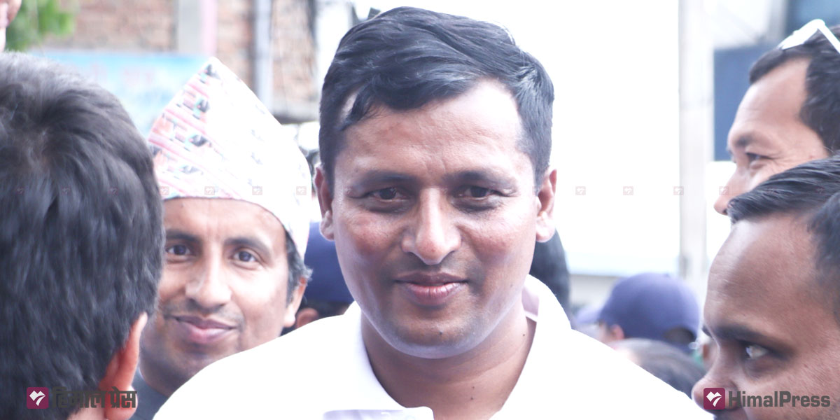 सरकार र महासंघको बोली फरक-फरक, शिक्षक हेरेको हेर्‍यै : भट्टराई