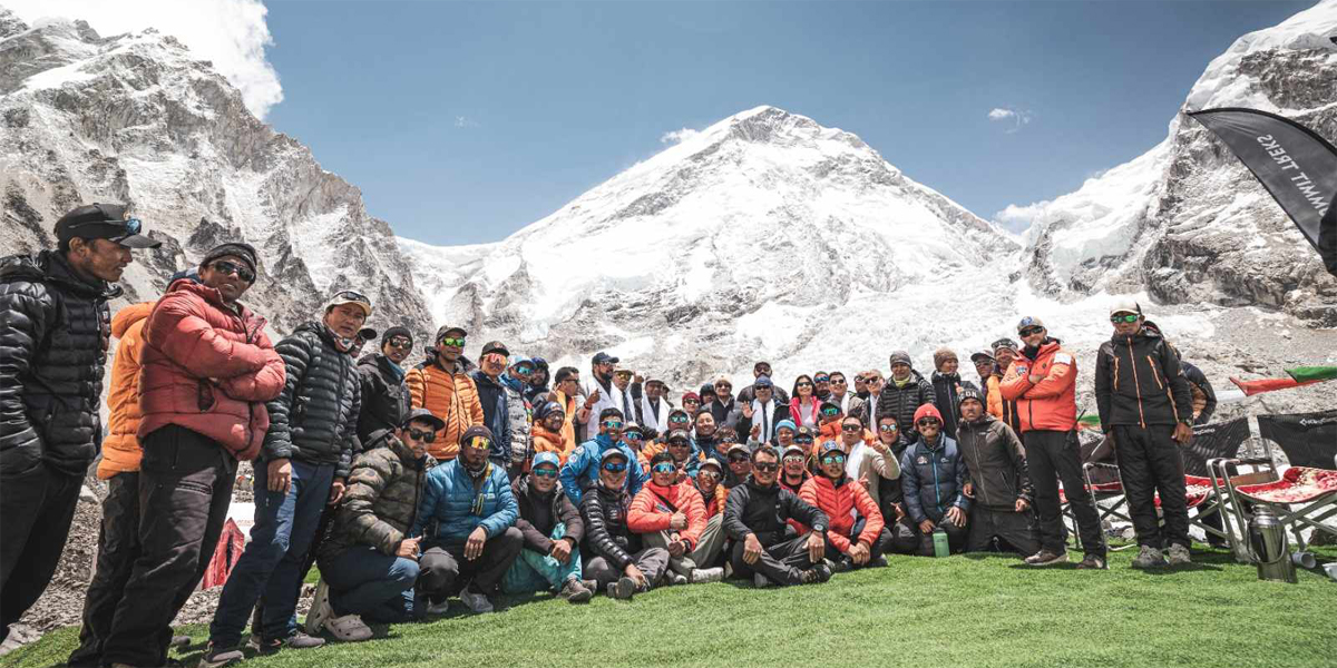 महामन्त्री शर्माको संयोजनमा सगरमाथा बेसक्याम्पमा विशेष संवाद