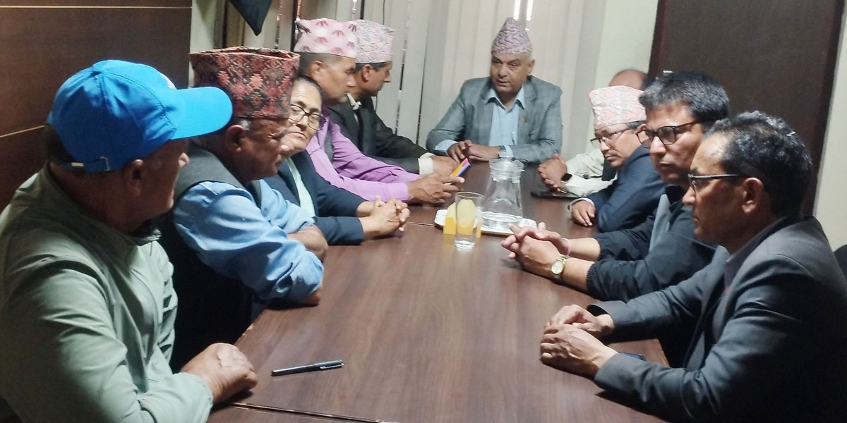 शिक्षक नेताहरूले कांग्रेस प्रमुख सचेतकलाई भने- सरकार र महासंघबीचको सहमतिअनुसार शिक्षा ऐन आउनुपर्छ