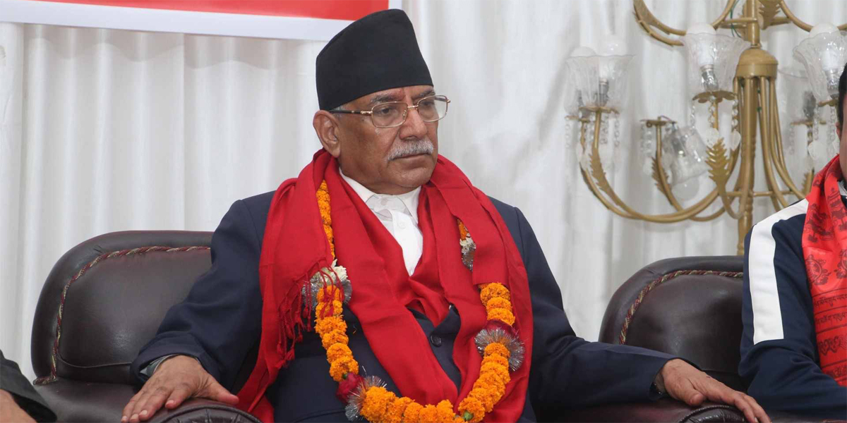 प्रधानमन्त्री ओलीलाई एकचोटि ‘मेन्टल हस्पिटल’ गएर जँचाउन प्रचण्डको कटाक्ष